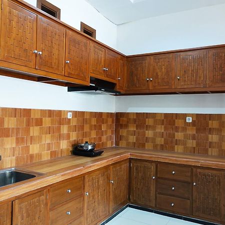 Baratha Hotel & Resto Bondowoso ภายนอก รูปภาพ