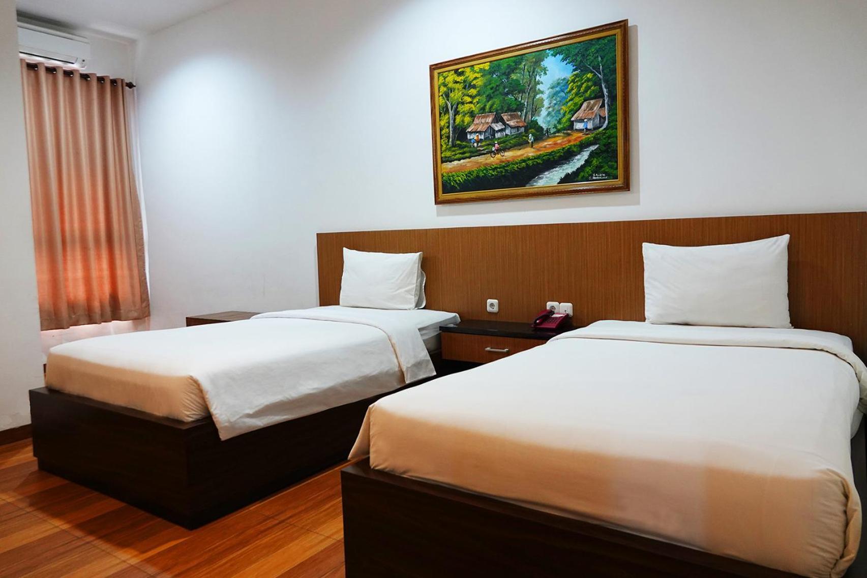 Baratha Hotel & Resto Bondowoso ภายนอก รูปภาพ