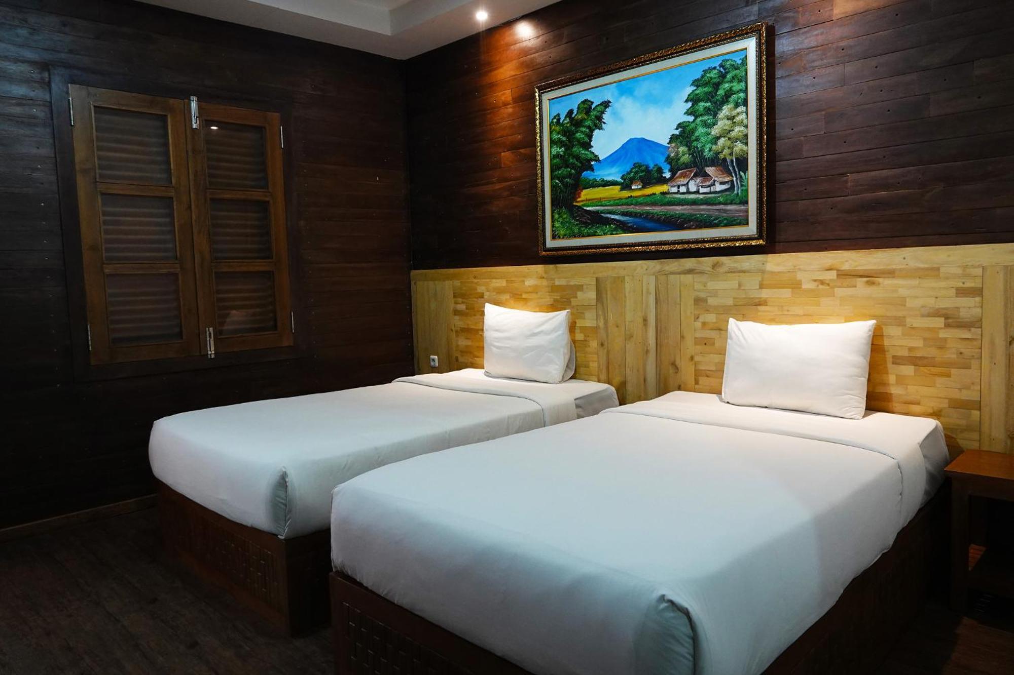 Baratha Hotel & Resto Bondowoso ภายนอก รูปภาพ