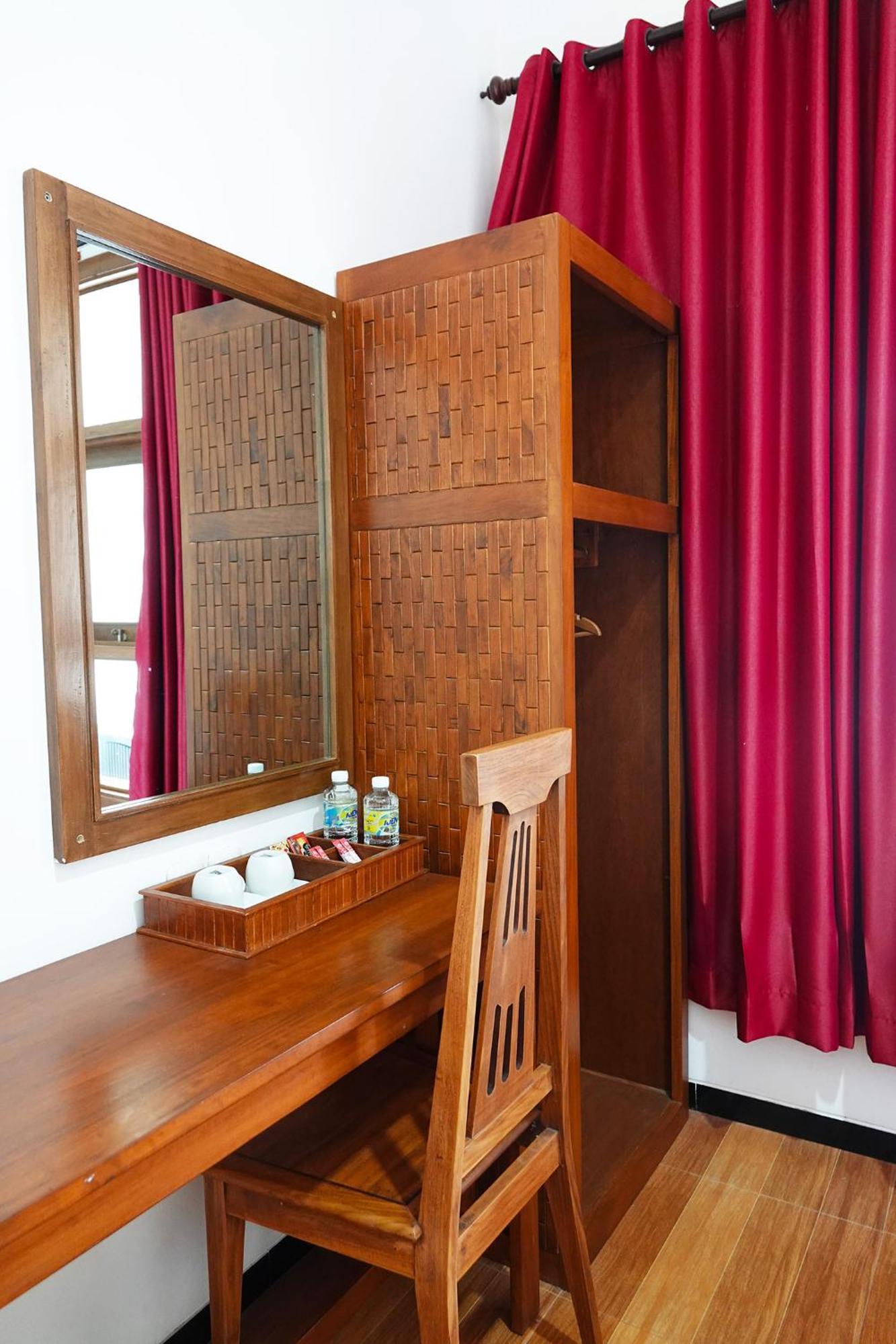 Baratha Hotel & Resto Bondowoso ภายนอก รูปภาพ