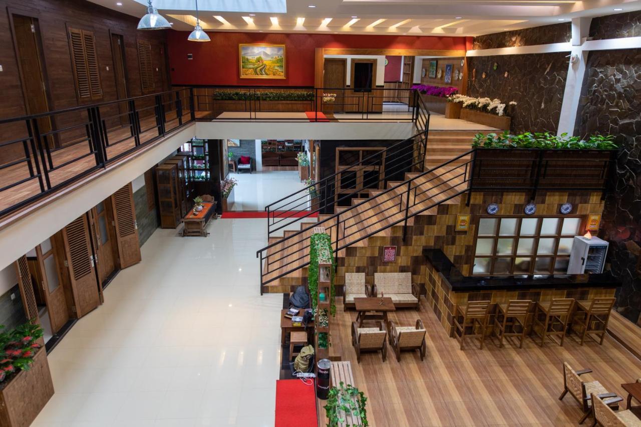 Baratha Hotel & Resto Bondowoso ภายนอก รูปภาพ