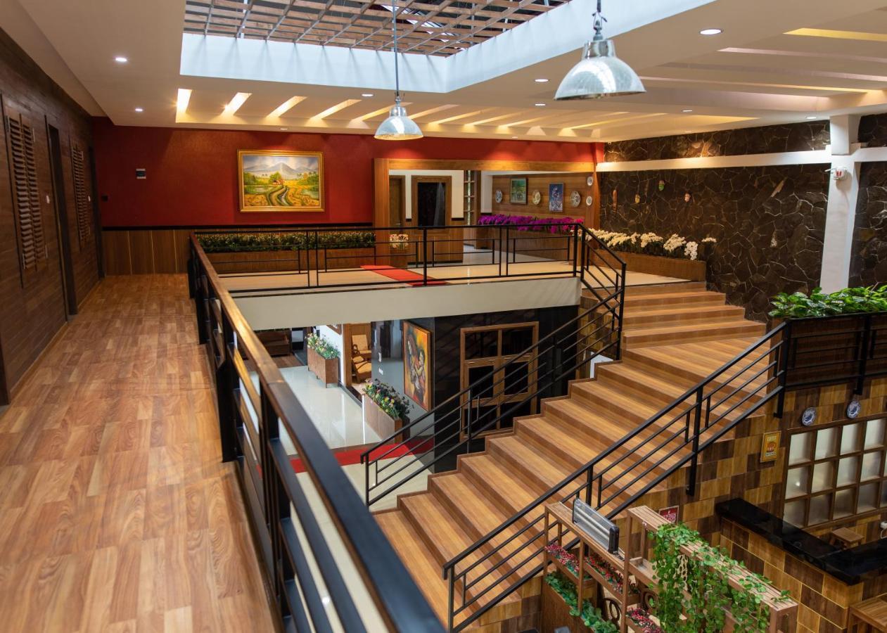 Baratha Hotel & Resto Bondowoso ภายนอก รูปภาพ