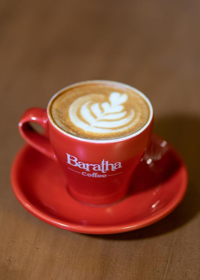 Baratha Hotel & Resto Bondowoso ภายนอก รูปภาพ