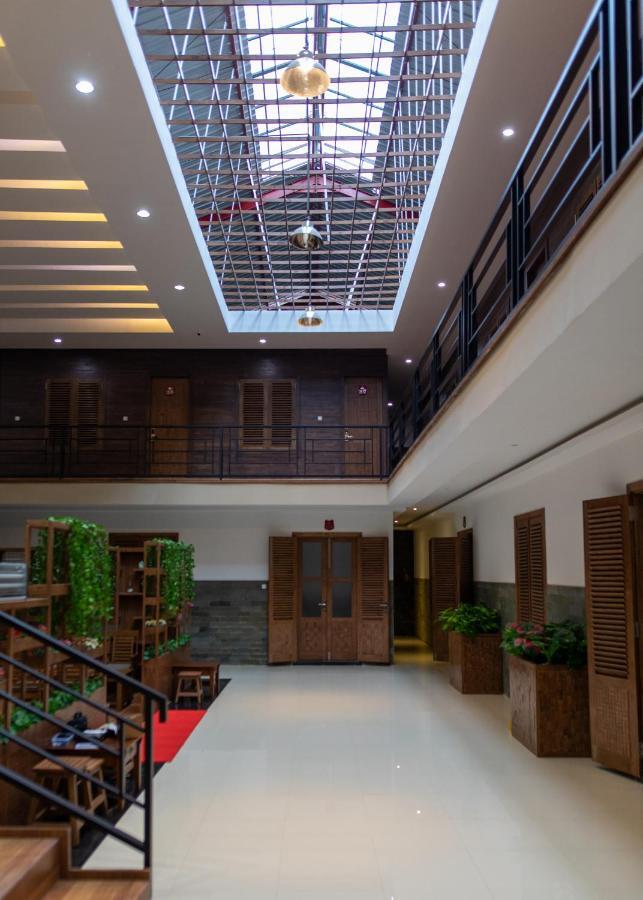 Baratha Hotel & Resto Bondowoso ภายนอก รูปภาพ