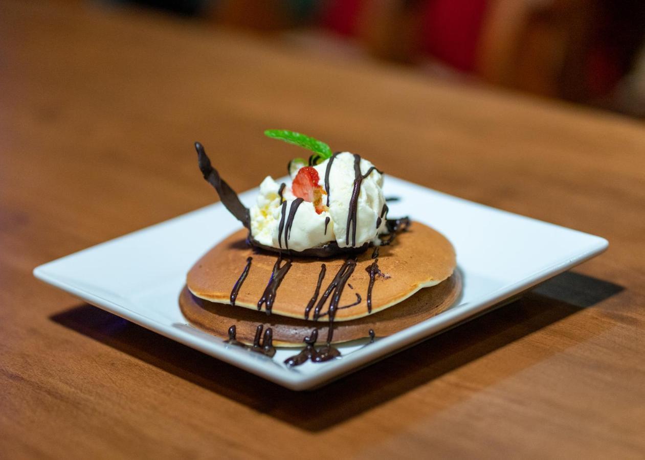 Baratha Hotel & Resto Bondowoso ภายนอก รูปภาพ